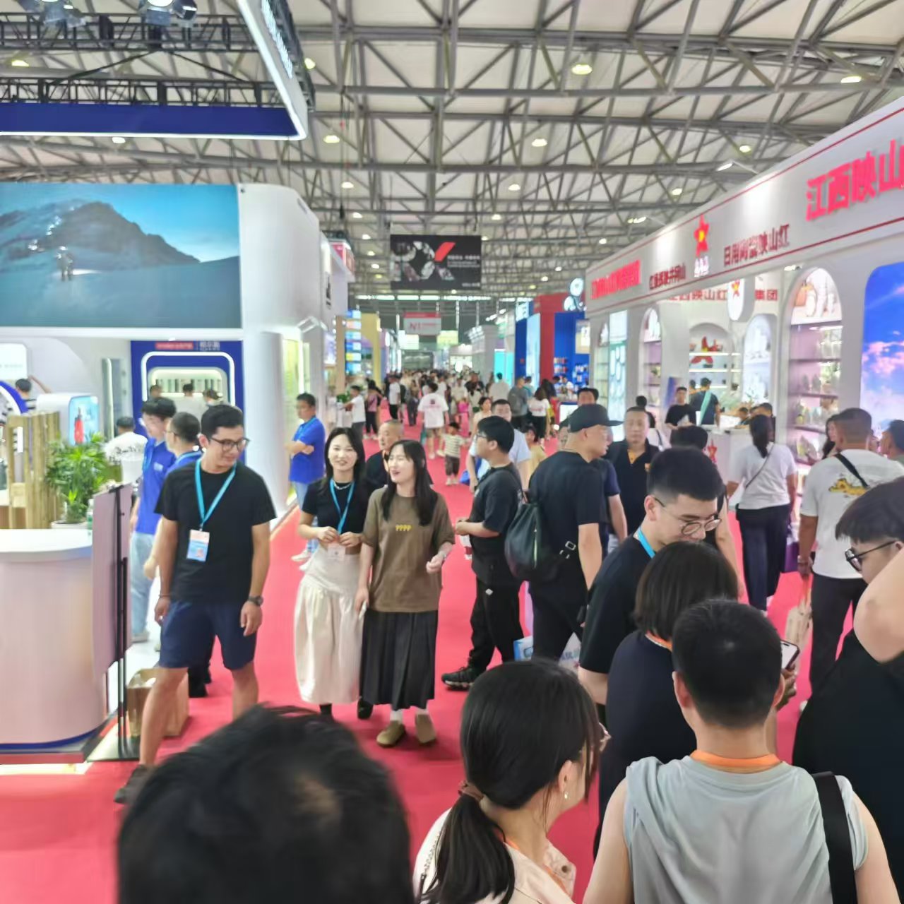 上海百货会现场.jpg 上海百货会现场.jpg